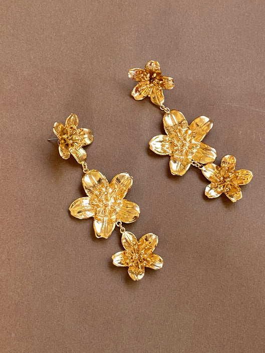 Aretes Flores Triple - Oro